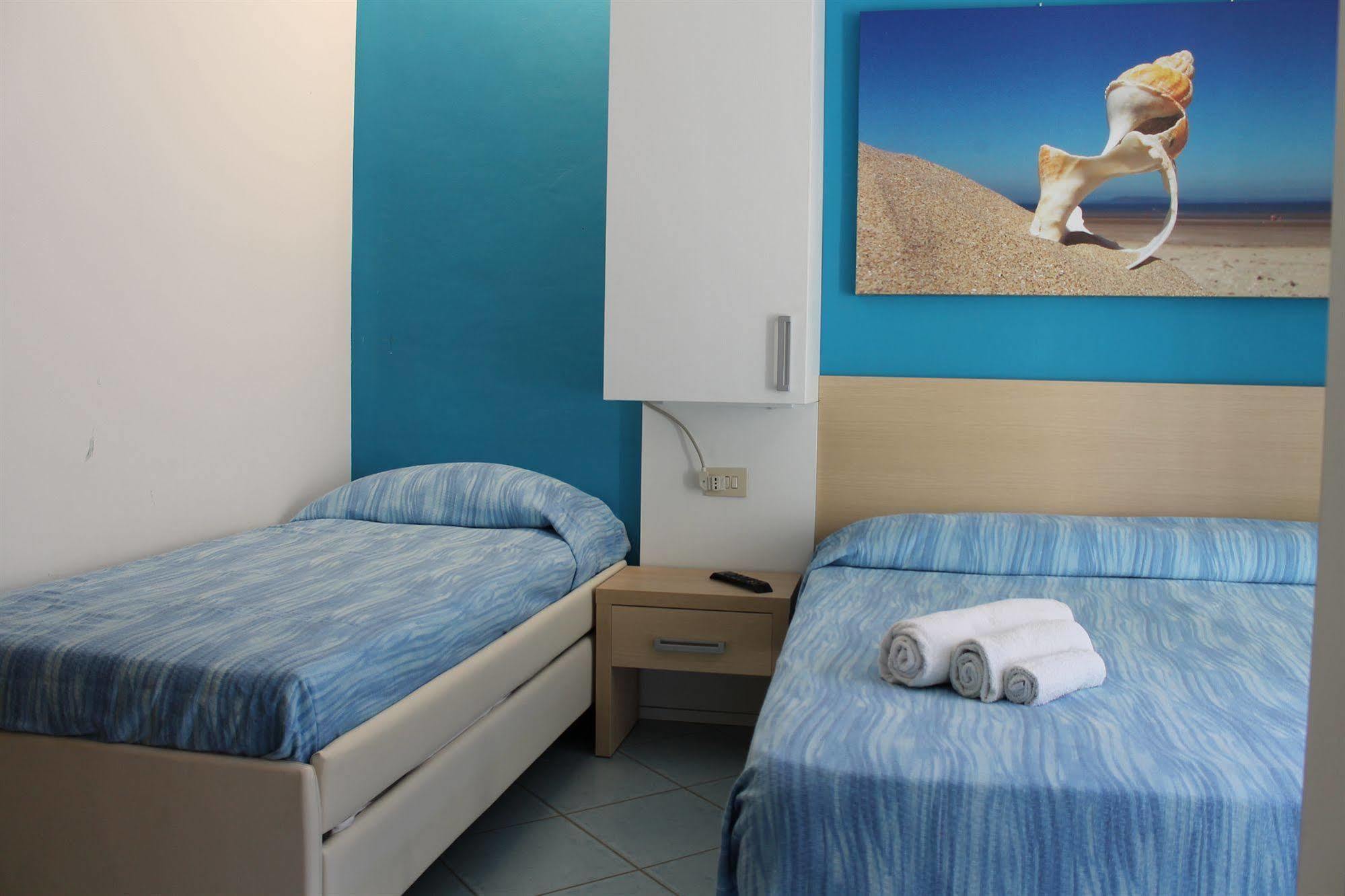 Hotel Esperia كاتوليكا المظهر الخارجي الصورة