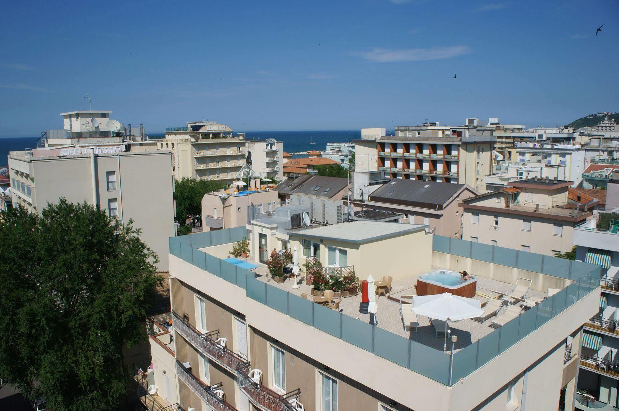 Hotel Esperia كاتوليكا المظهر الخارجي الصورة