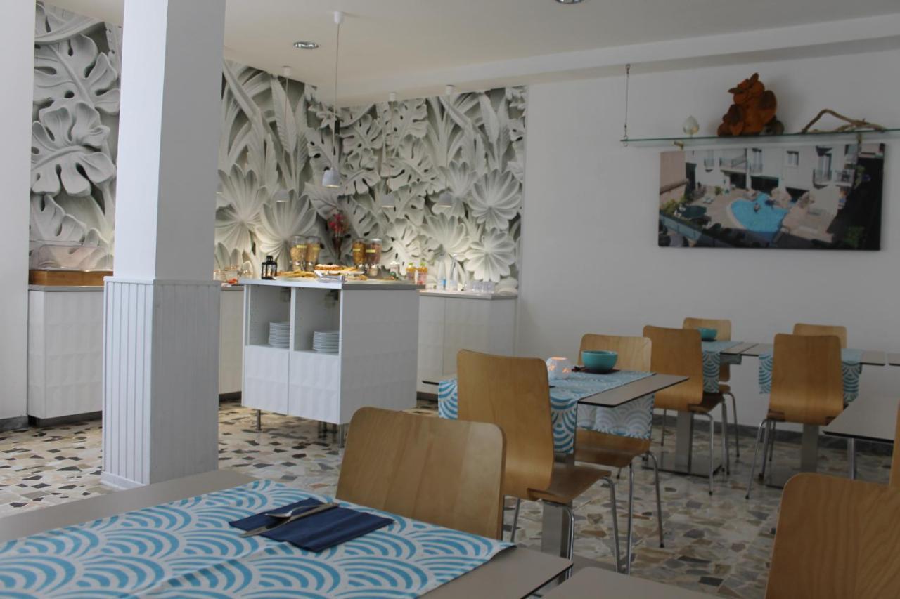 Hotel Esperia كاتوليكا المظهر الخارجي الصورة